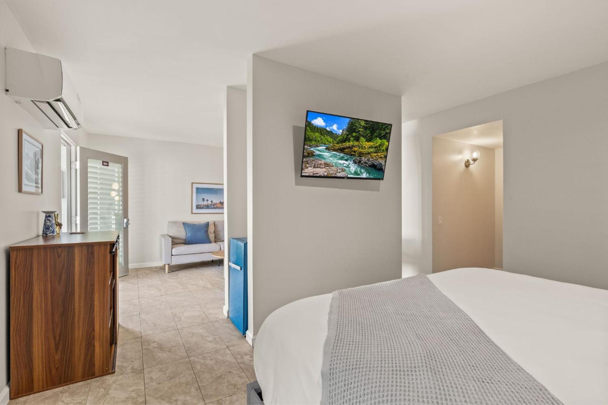 Casa Oliver Hotel & Resort - A Men'S Clothing Optional Resort In Palm Springs Exterior photo