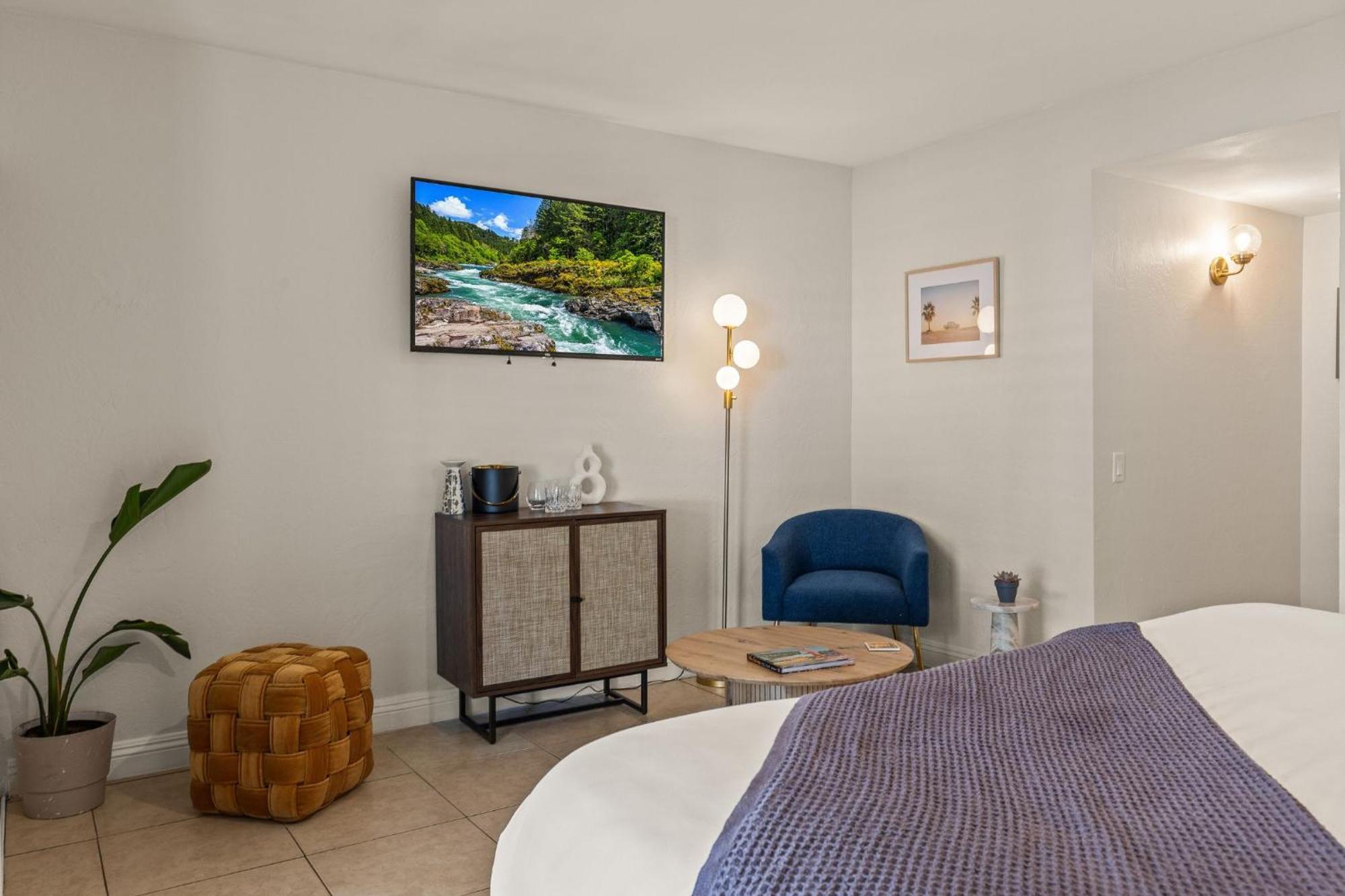 Casa Oliver Hotel & Resort - A Men'S Clothing Optional Resort In Palm Springs Exterior photo